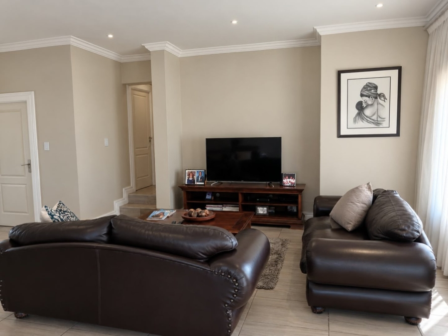 4 Bedroom Property for Sale in Blue Valley Golf Estate Gauteng