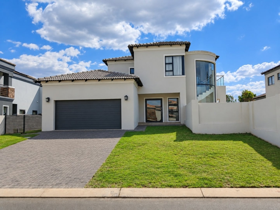 4 Bedroom Property for Sale in Blue Valley Golf Estate Gauteng
