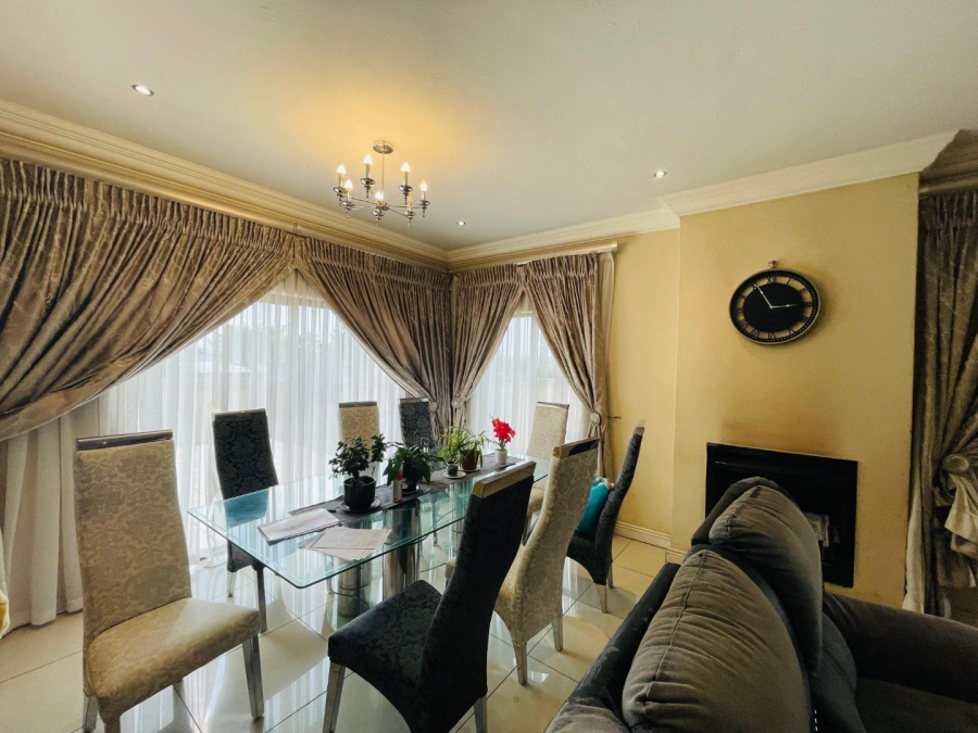 4 Bedroom Property for Sale in Crescent Wood Country Estate Gauteng