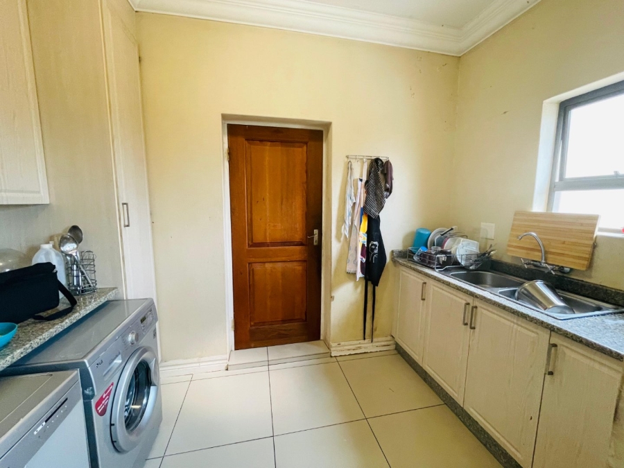 4 Bedroom Property for Sale in Crescent Wood Country Estate Gauteng