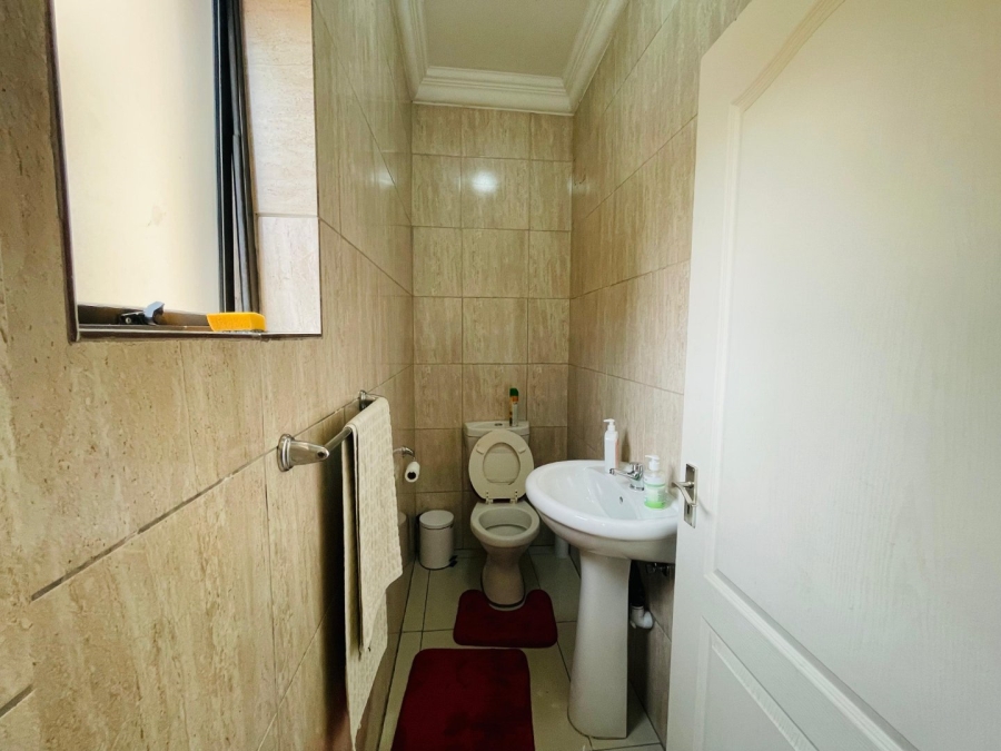 4 Bedroom Property for Sale in Crescent Wood Country Estate Gauteng