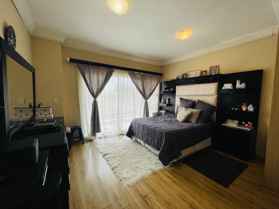 4 Bedroom Property for Sale in Crescent Wood Country Estate Gauteng
