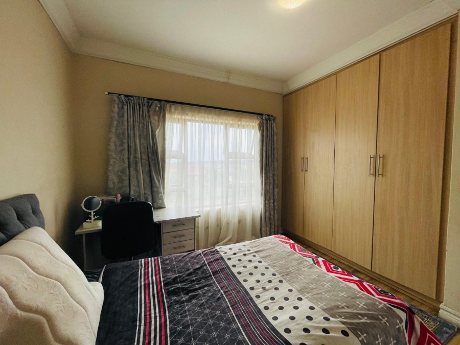 4 Bedroom Property for Sale in Crescent Wood Country Estate Gauteng