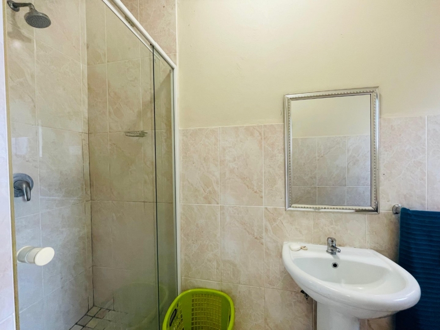 4 Bedroom Property for Sale in Crescent Wood Country Estate Gauteng