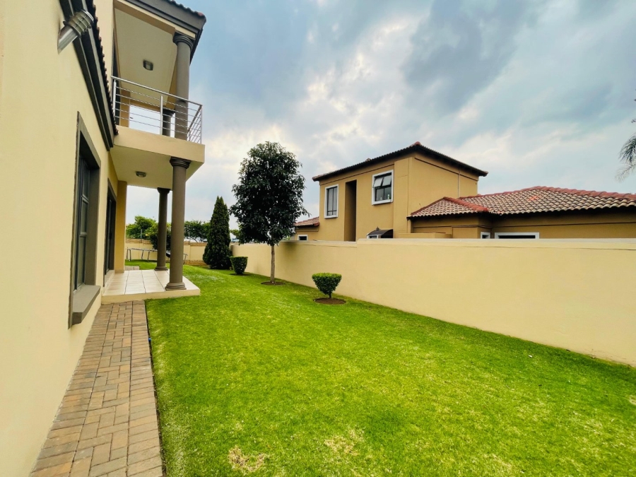 4 Bedroom Property for Sale in Crescent Wood Country Estate Gauteng