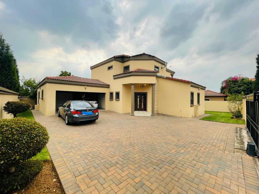 4 Bedroom Property for Sale in Crescent Wood Country Estate Gauteng