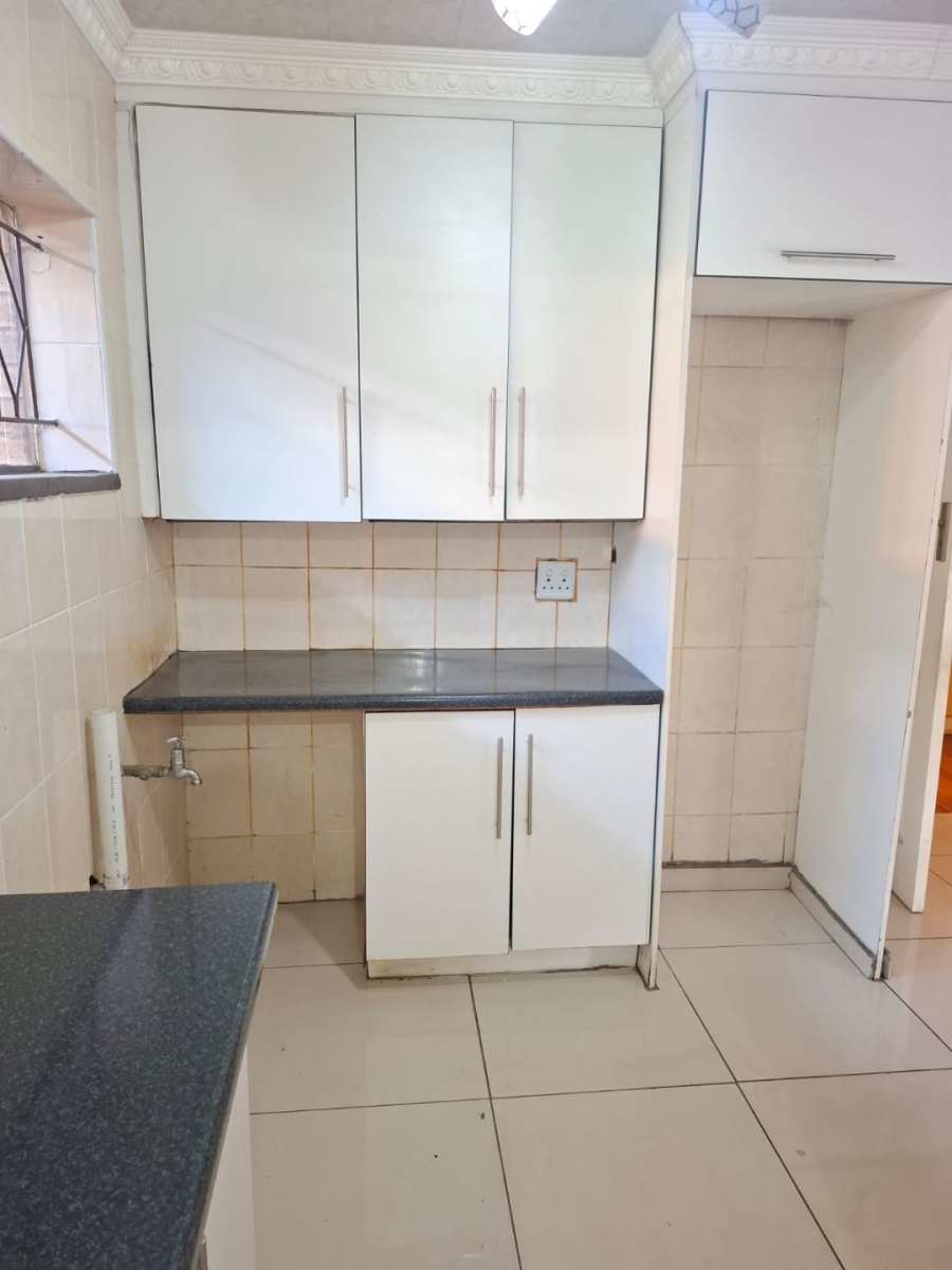5 Bedroom Property for Sale in Selcourt Gauteng