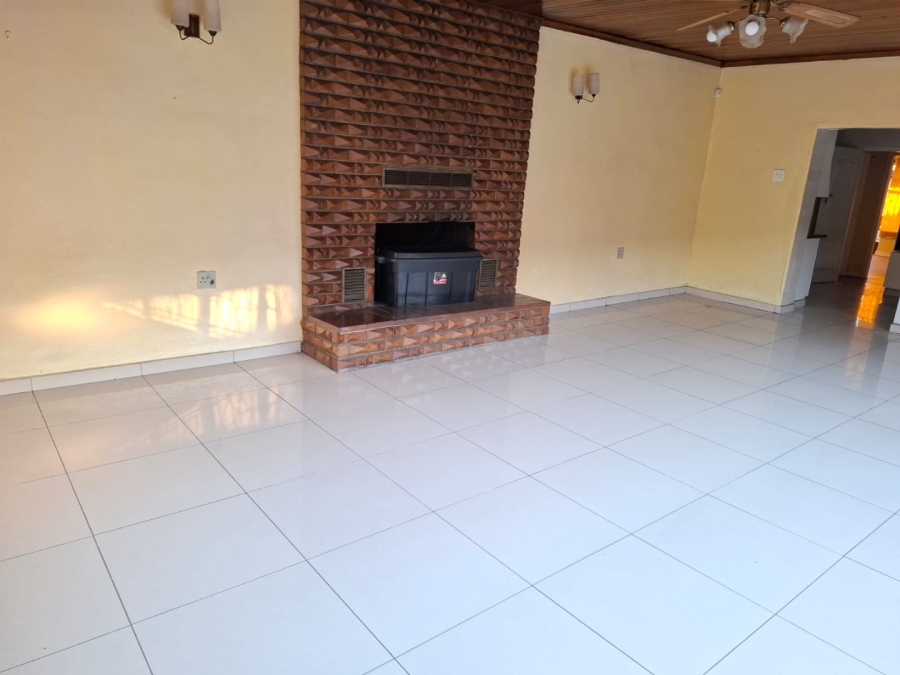 5 Bedroom Property for Sale in Selcourt Gauteng