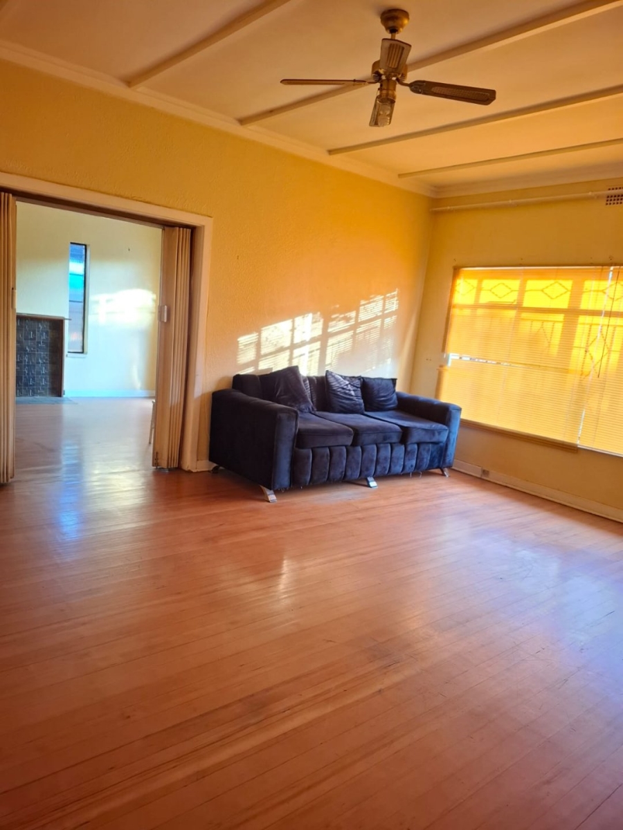 5 Bedroom Property for Sale in Selcourt Gauteng