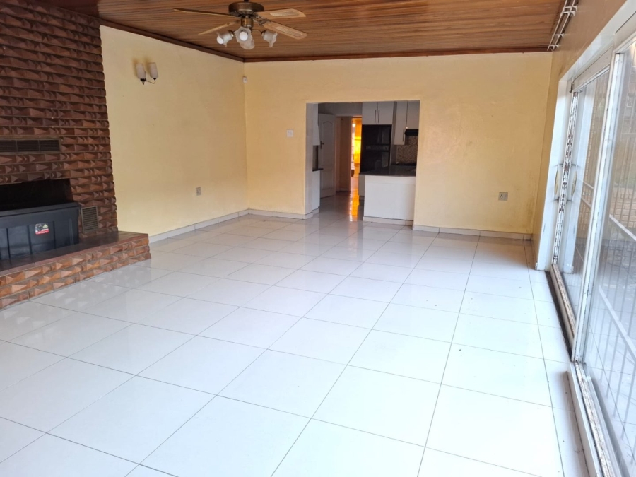 5 Bedroom Property for Sale in Selcourt Gauteng