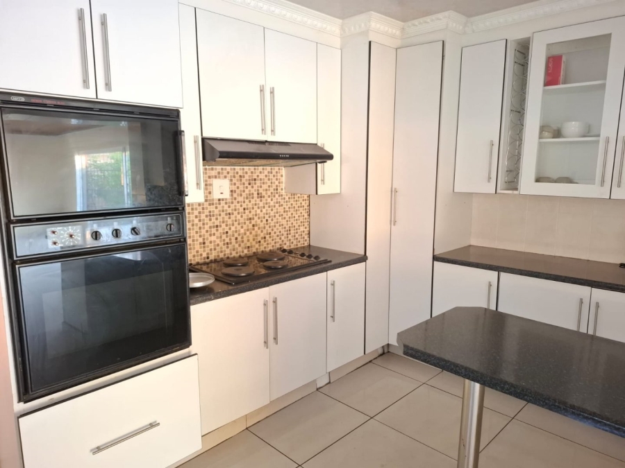 5 Bedroom Property for Sale in Selcourt Gauteng