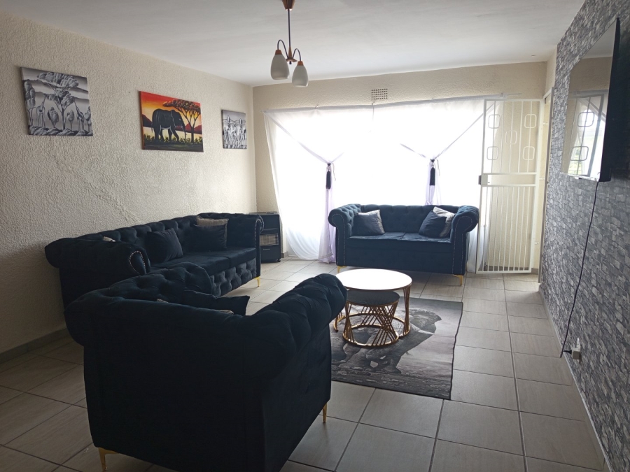 To Let 2 Bedroom Property for Rent in Florida Gauteng