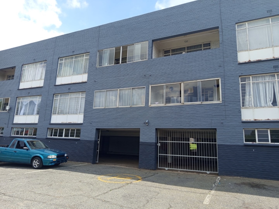 To Let 2 Bedroom Property for Rent in Florida Gauteng