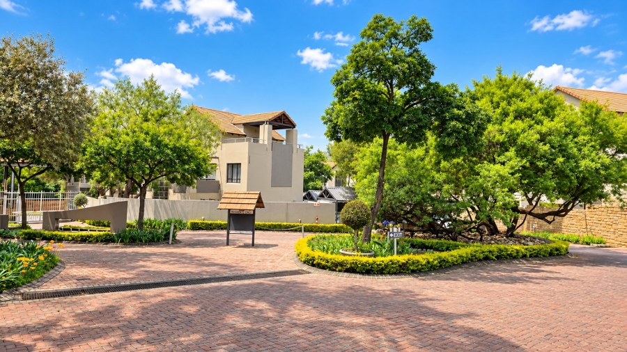2 Bedroom Property for Sale in Lonehill Gauteng