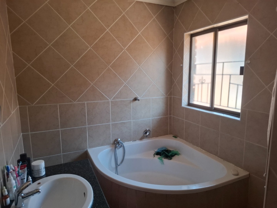 3 Bedroom Property for Sale in Eastleigh Gauteng