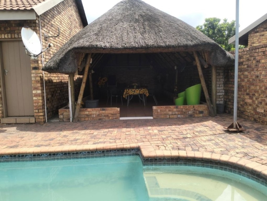 3 Bedroom Property for Sale in Kookrus Gauteng