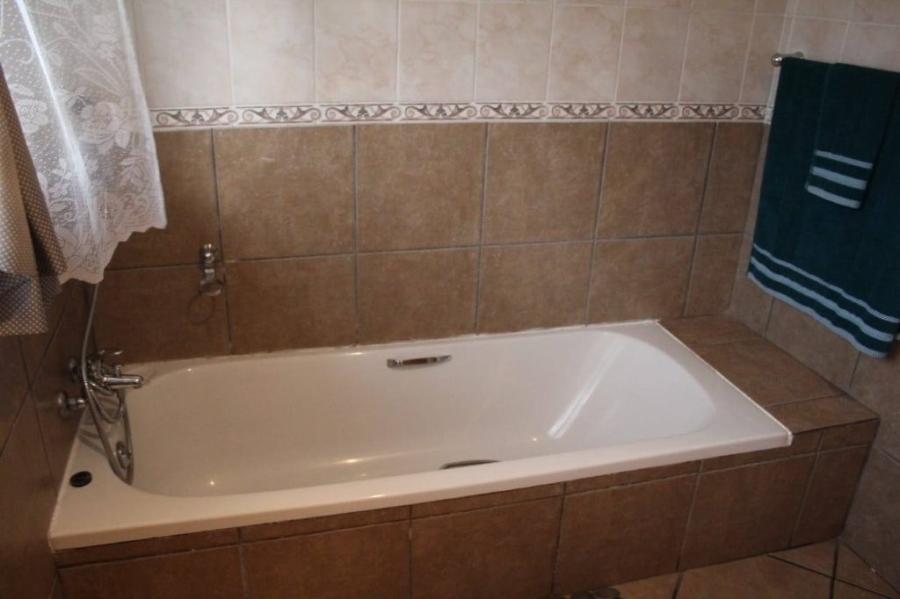 3 Bedroom Property for Sale in Kookrus Gauteng