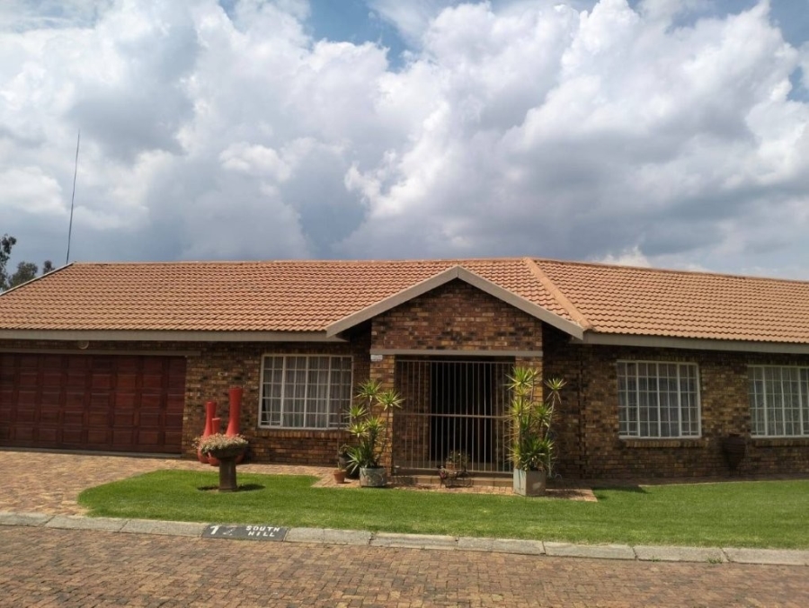 3 Bedroom Property for Sale in Kookrus Gauteng