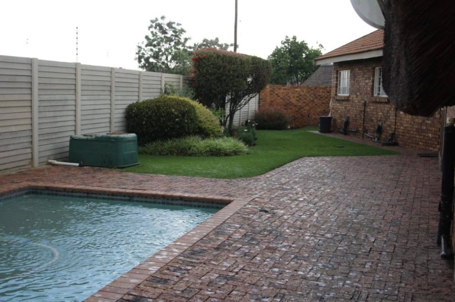3 Bedroom Property for Sale in Kookrus Gauteng