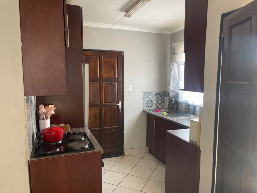 2 Bedroom Property for Sale in Soshanguve VV Gauteng