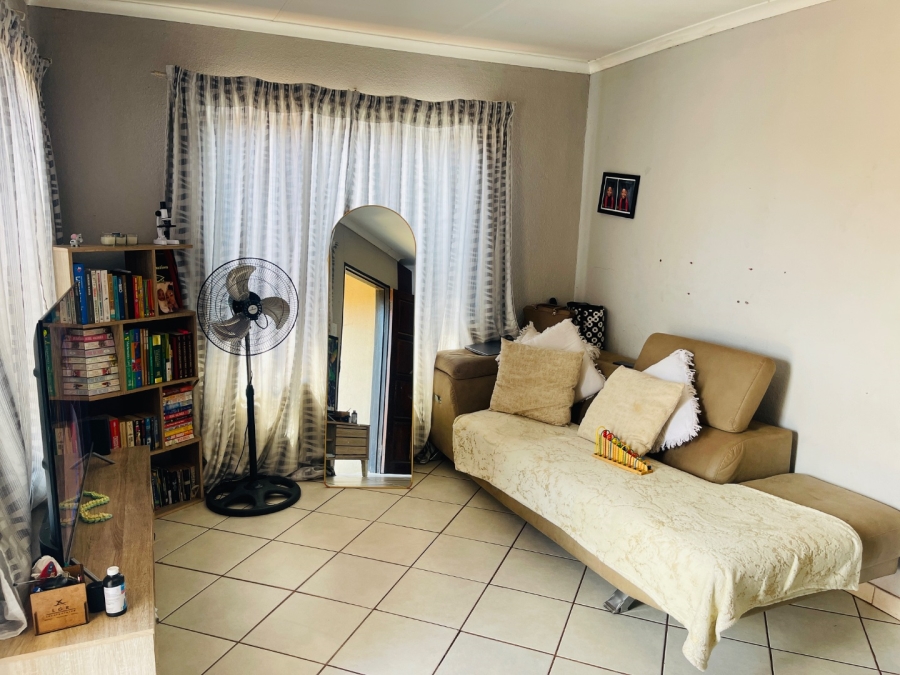 2 Bedroom Property for Sale in Soshanguve VV Gauteng