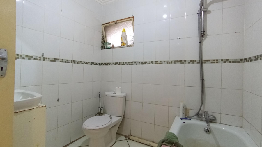2 Bedroom Property for Sale in Claremont Gauteng