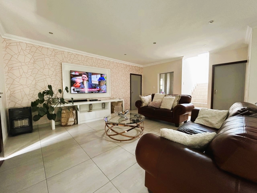 3 Bedroom Property for Sale in Blue Valley Golf Estate Gauteng