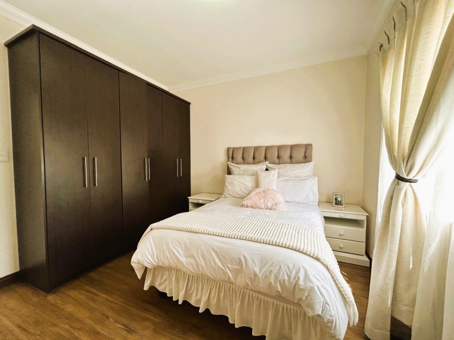 3 Bedroom Property for Sale in Blue Valley Golf Estate Gauteng