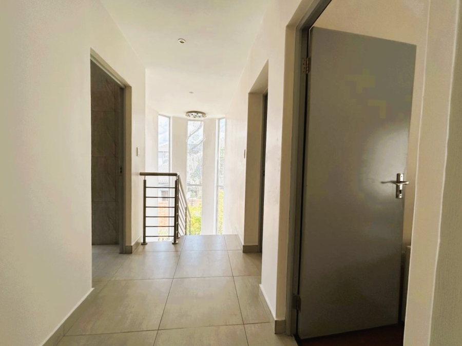 3 Bedroom Property for Sale in Blue Valley Golf Estate Gauteng