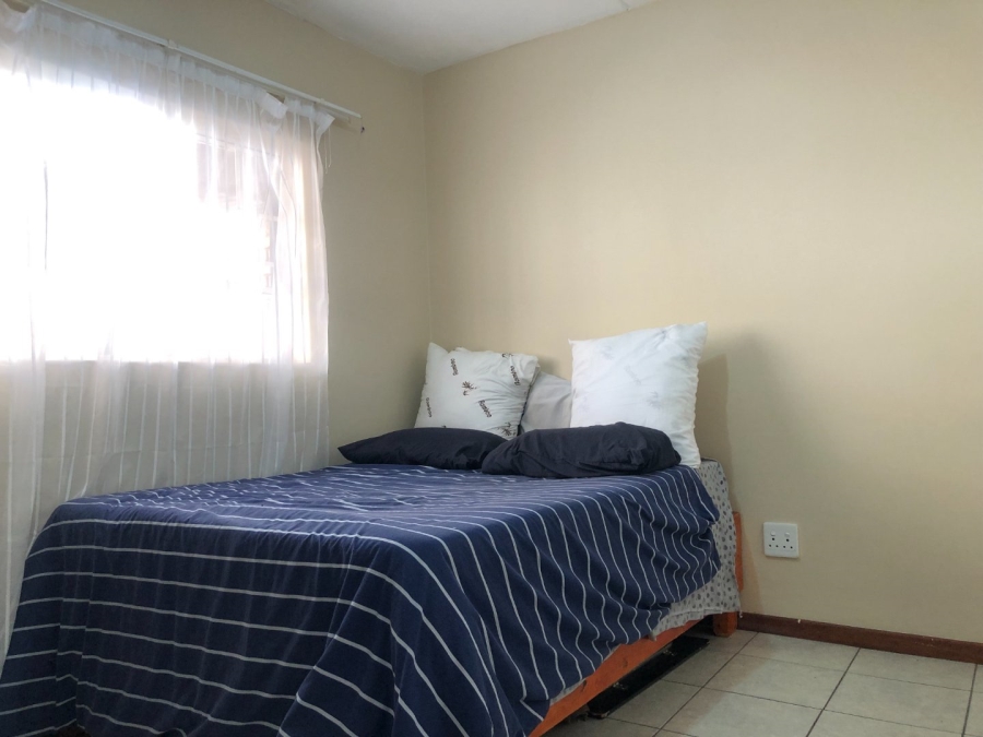 To Let 1 Bedroom Property for Rent in Grand Central Gauteng