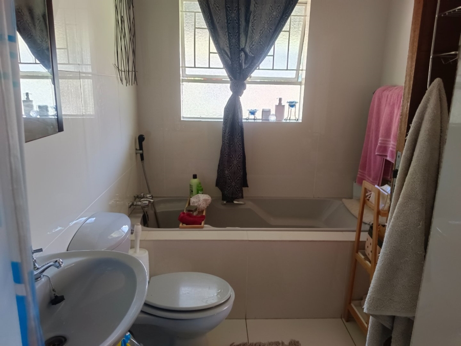 4 Bedroom Property for Sale in Northwold Gauteng