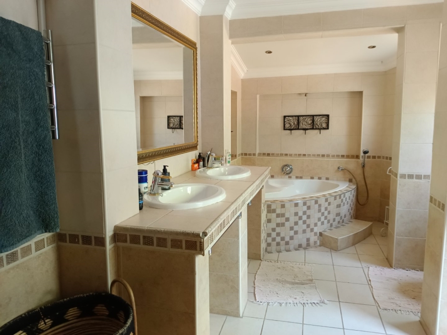 4 Bedroom Property for Sale in Northwold Gauteng