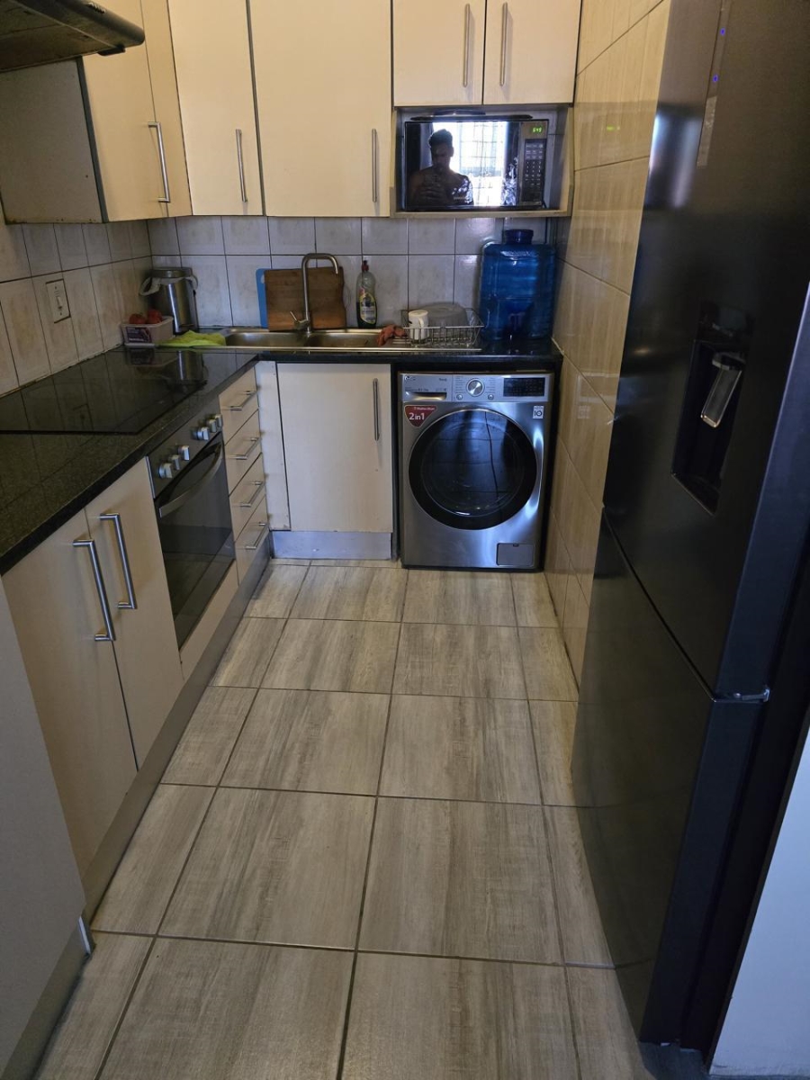 3 Bedroom Property for Sale in Ridgeway Gauteng