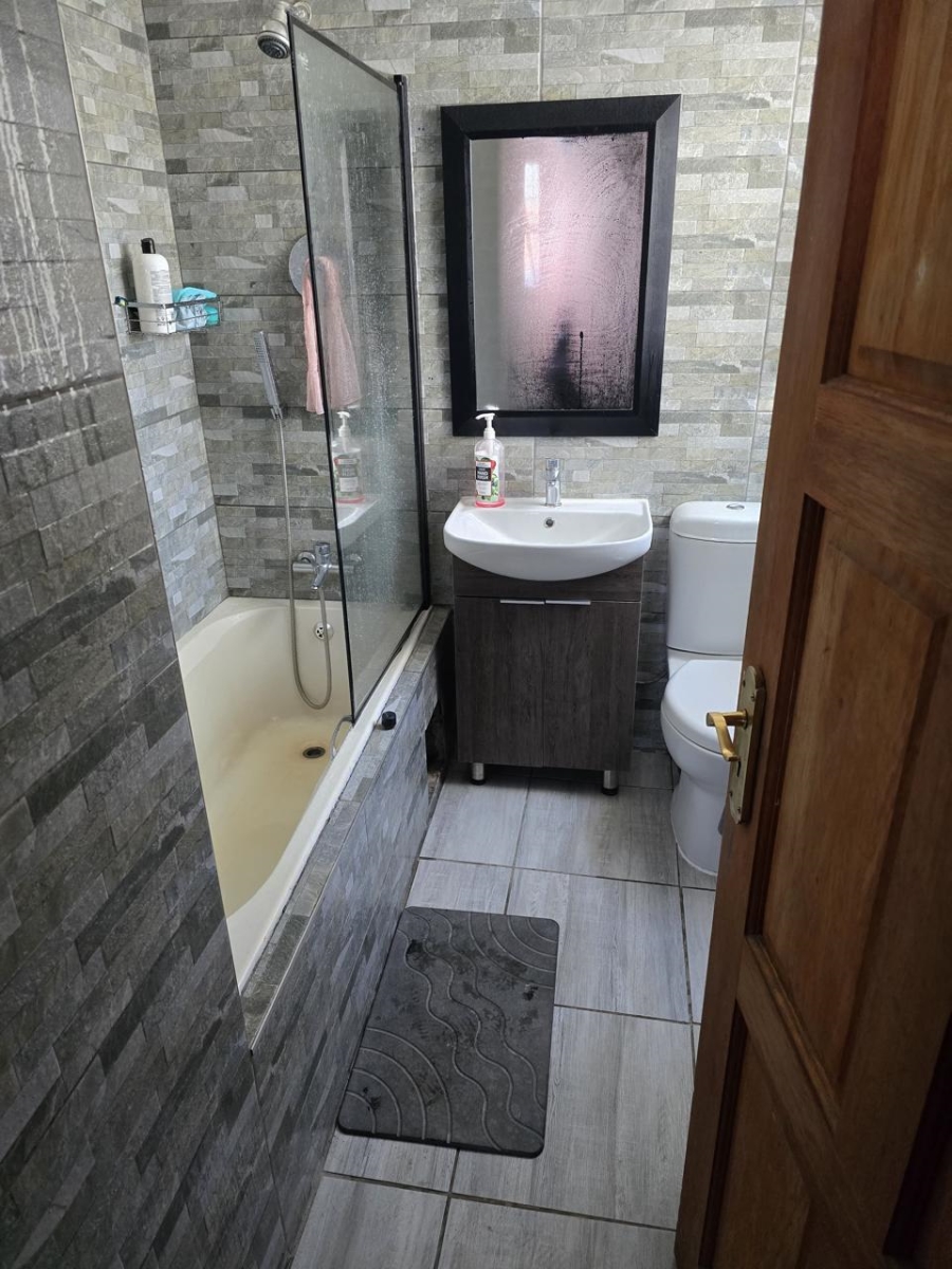 3 Bedroom Property for Sale in Ridgeway Gauteng
