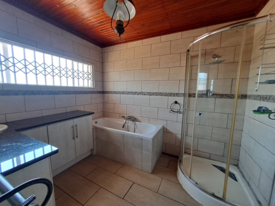 4 Bedroom Property for Sale in Pretoria Gardens Gauteng