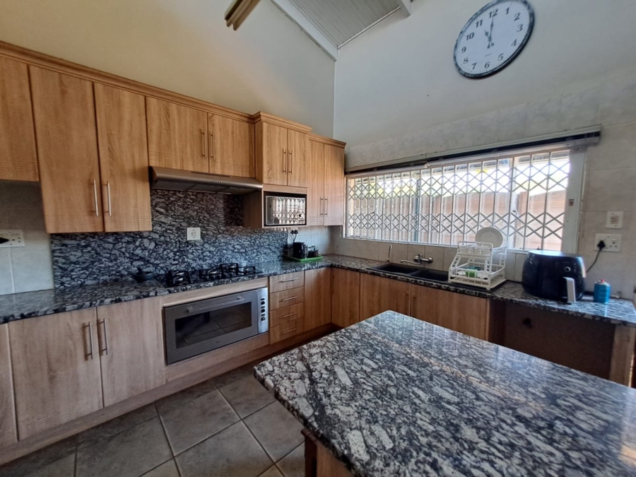 4 Bedroom Property for Sale in Pretoria Gardens Gauteng