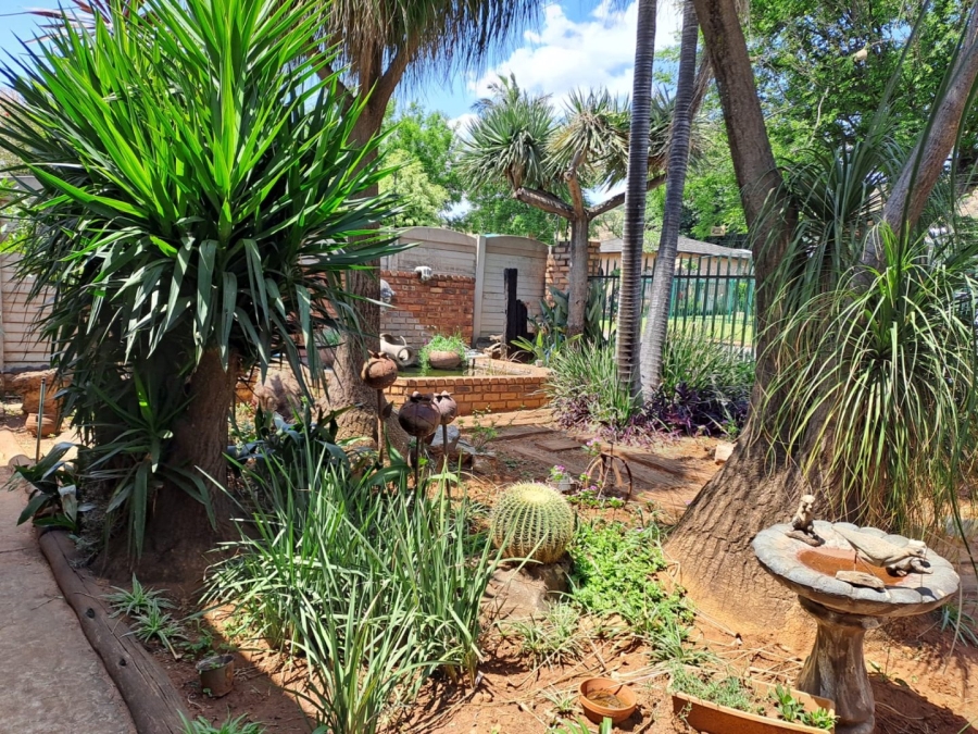 4 Bedroom Property for Sale in Pretoria Gardens Gauteng