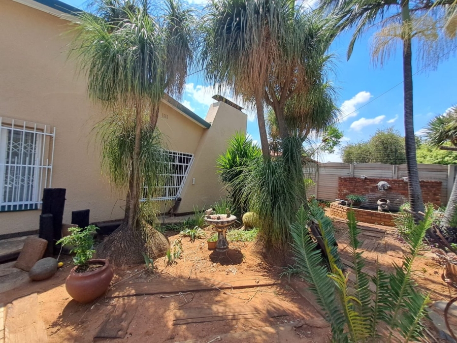 4 Bedroom Property for Sale in Pretoria Gardens Gauteng
