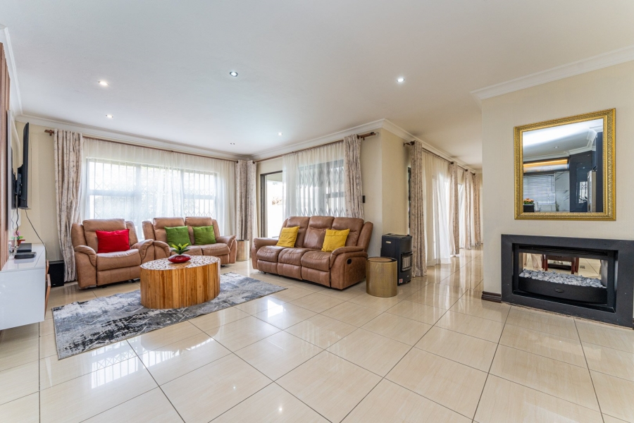 4 Bedroom Property for Sale in Willowbrook Gauteng