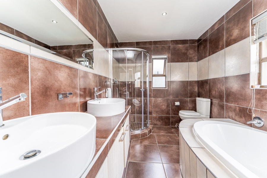 4 Bedroom Property for Sale in Willowbrook Gauteng