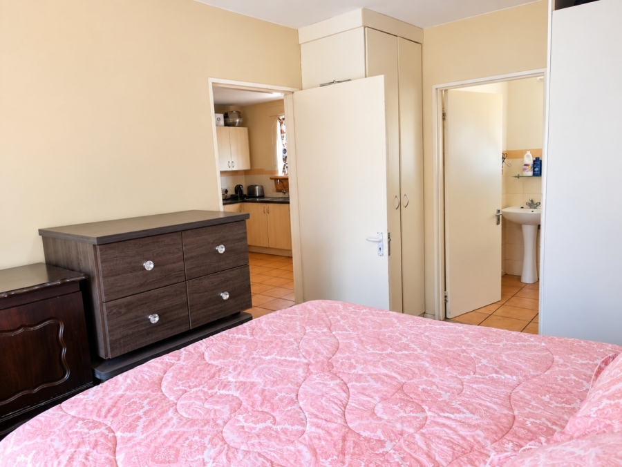 2 Bedroom Property for Sale in Die Wilgers Gauteng