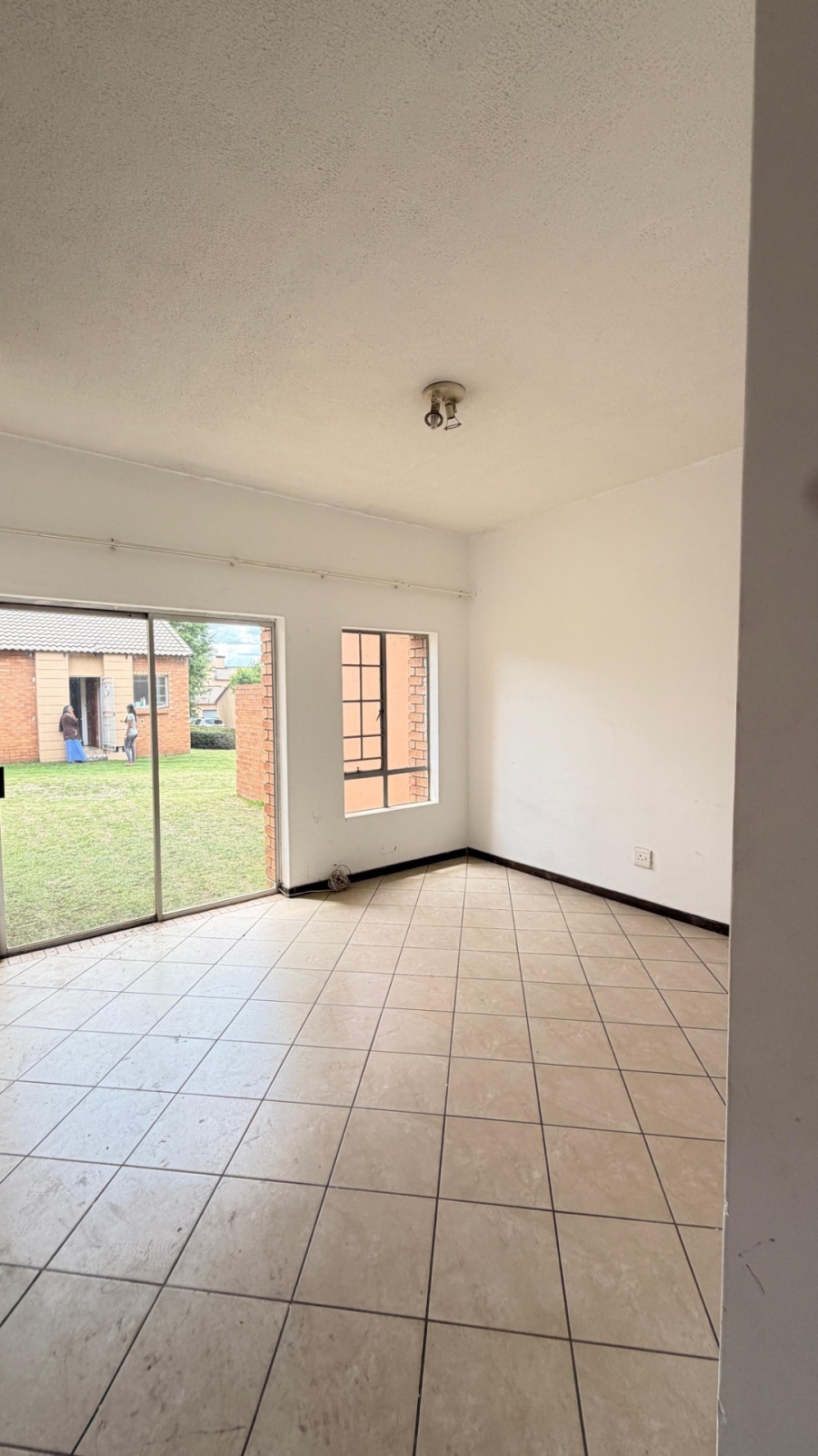  Bedroom Property for Sale in Erand Gardens Gauteng