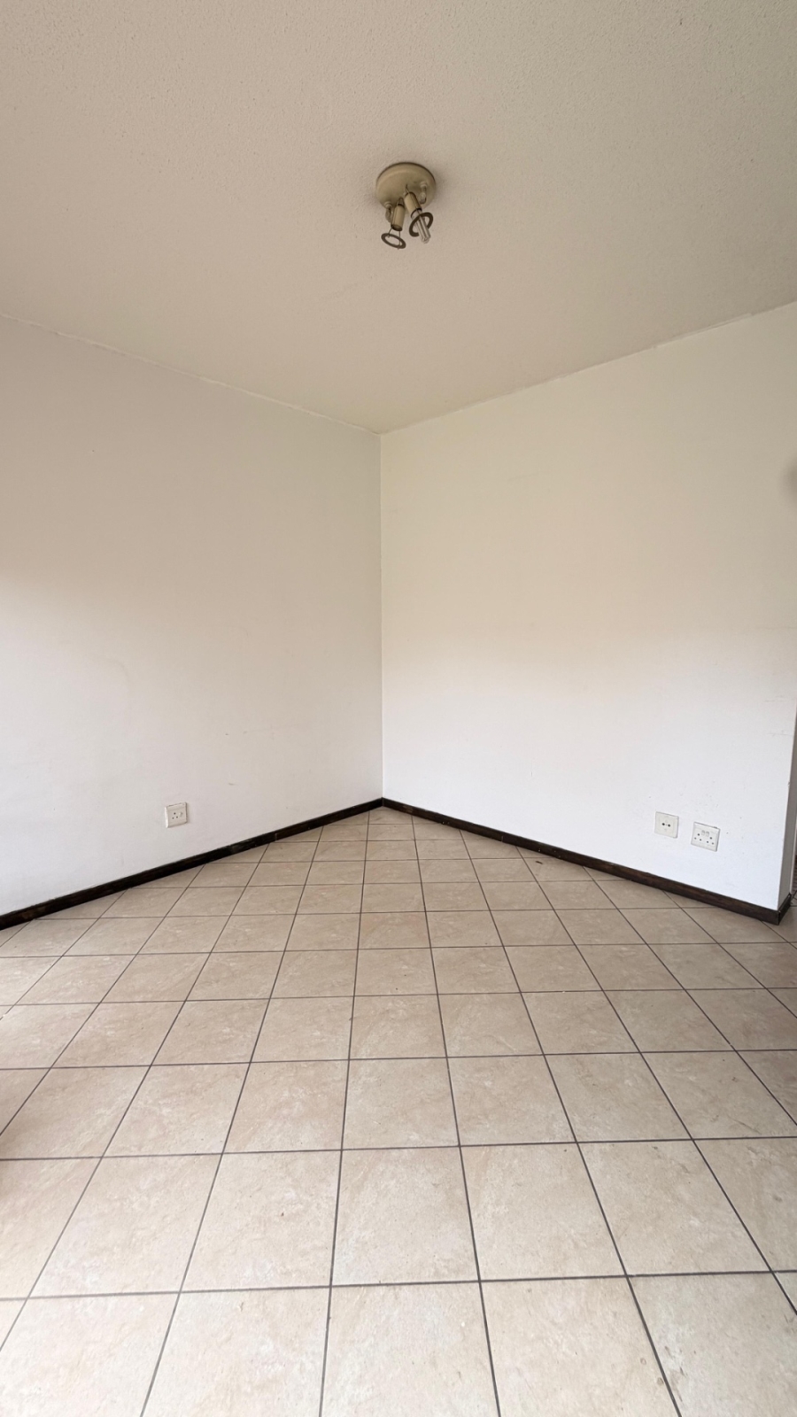  Bedroom Property for Sale in Erand Gardens Gauteng