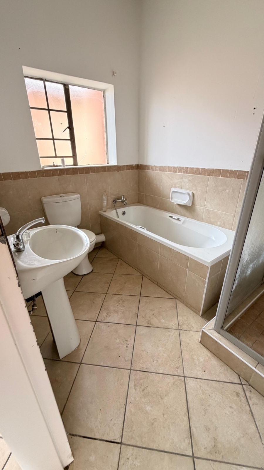 Bedroom Property for Sale in Erand Gardens Gauteng
