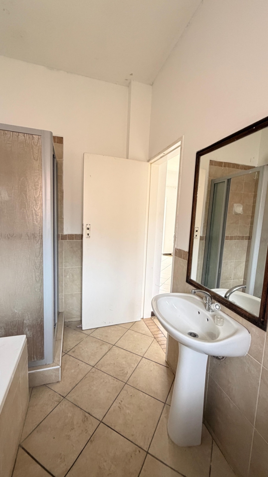  Bedroom Property for Sale in Erand Gardens Gauteng