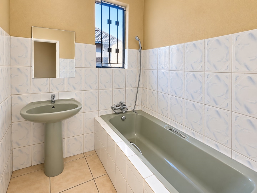 2 Bedroom Property for Sale in Rabie Ridge Gauteng