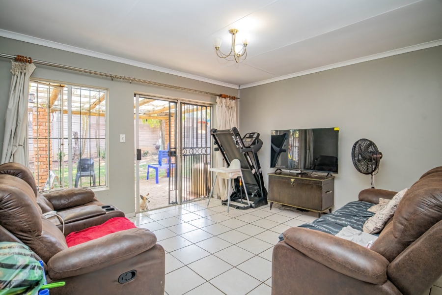 3 Bedroom Property for Sale in Elardus Park Gauteng