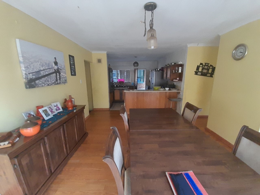 4 Bedroom Property for Sale in Rooihuiskraal Gauteng