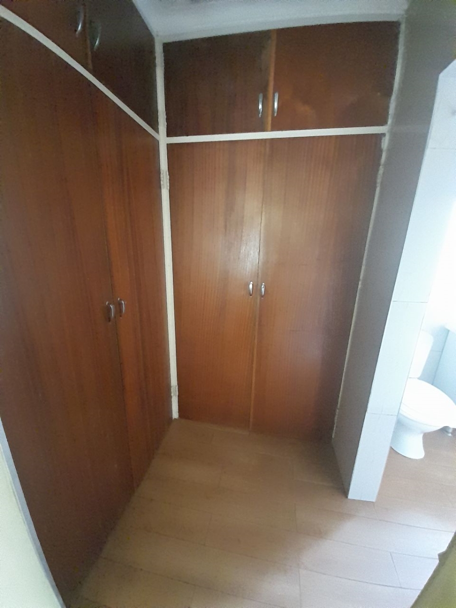 4 Bedroom Property for Sale in Rooihuiskraal Gauteng