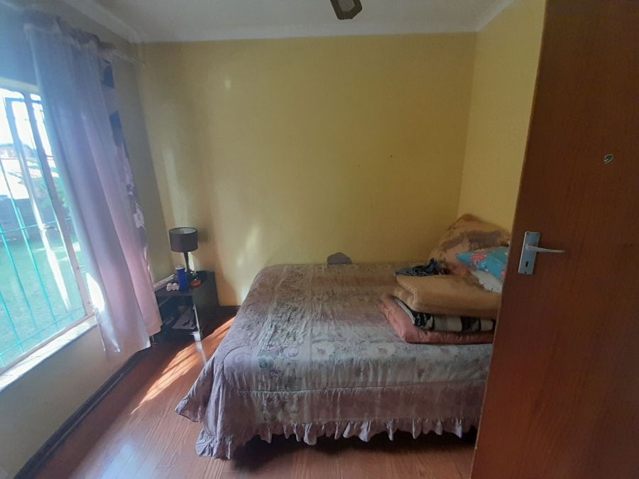 4 Bedroom Property for Sale in Rooihuiskraal Gauteng